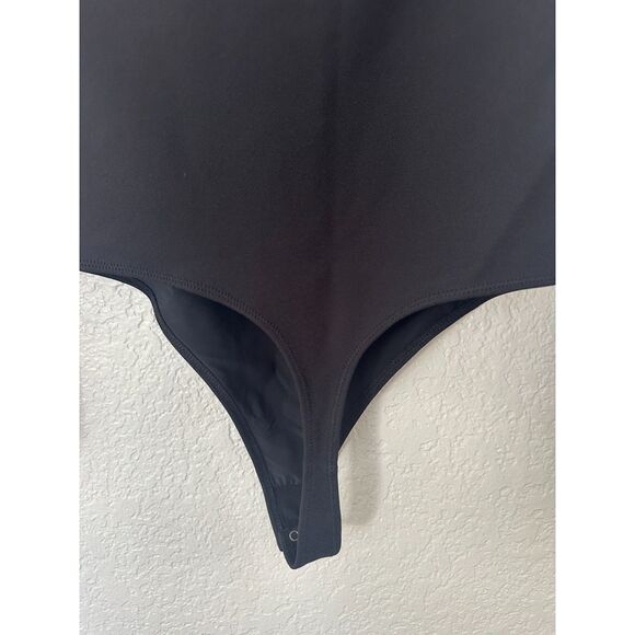 Abercrombie & Fitch Long-Sleeve Mesh Crepe Shell Bodysuit Size Medium - Picture 6 of 9